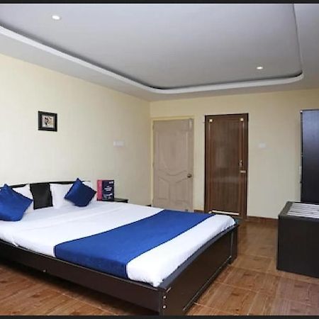 Hotel Bluewheel Bhubaneswar Zewnętrze zdjęcie